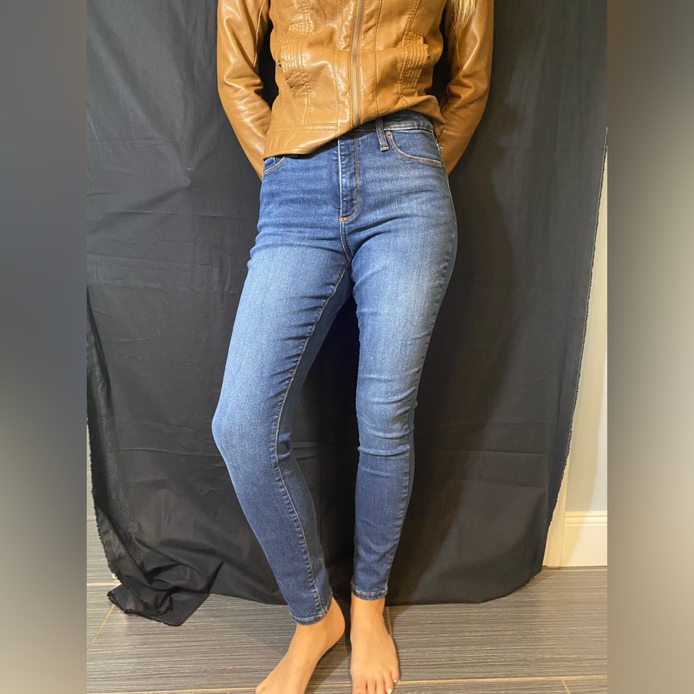 Universal Thread jeans, High Rise Skinny blue Jeans size 6/28R women’s